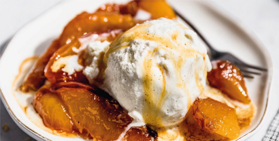 Tarte Tatin revisitée à la pèche et au caramel à la Verveine du Forez 